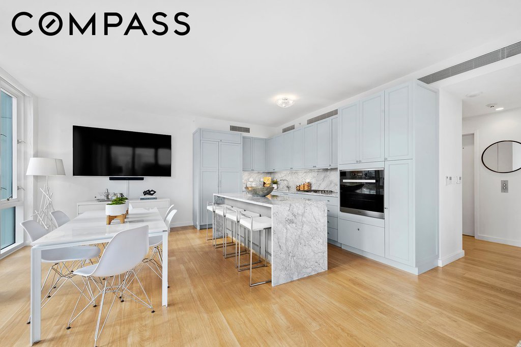 301 East 61st Street, Unit 16A photo 5
