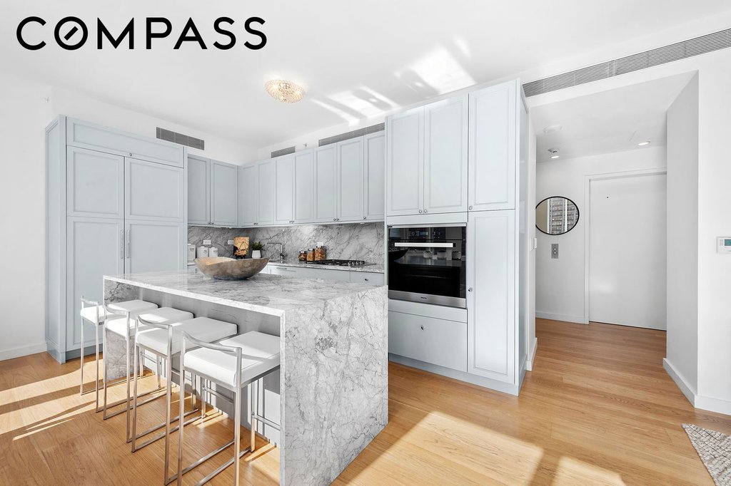 301 East 61st Street, Unit 16A photo 6