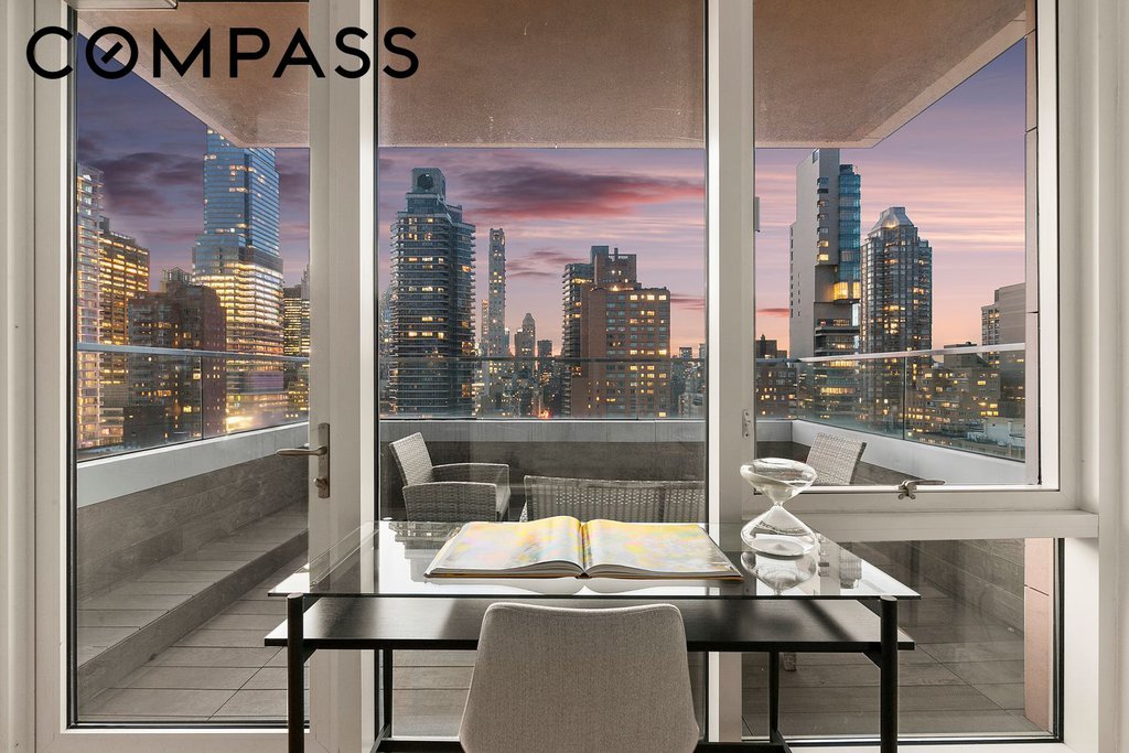 301 East 61st Street, Unit 16A photo 12