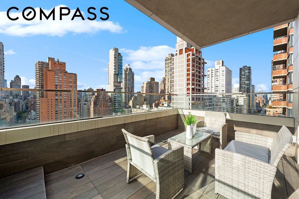 301 East 61st Street, Unit 16A photo 13