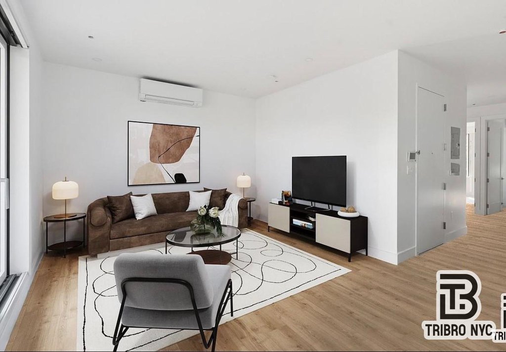 463 Lexington Avenue, Unit 4 photo 3