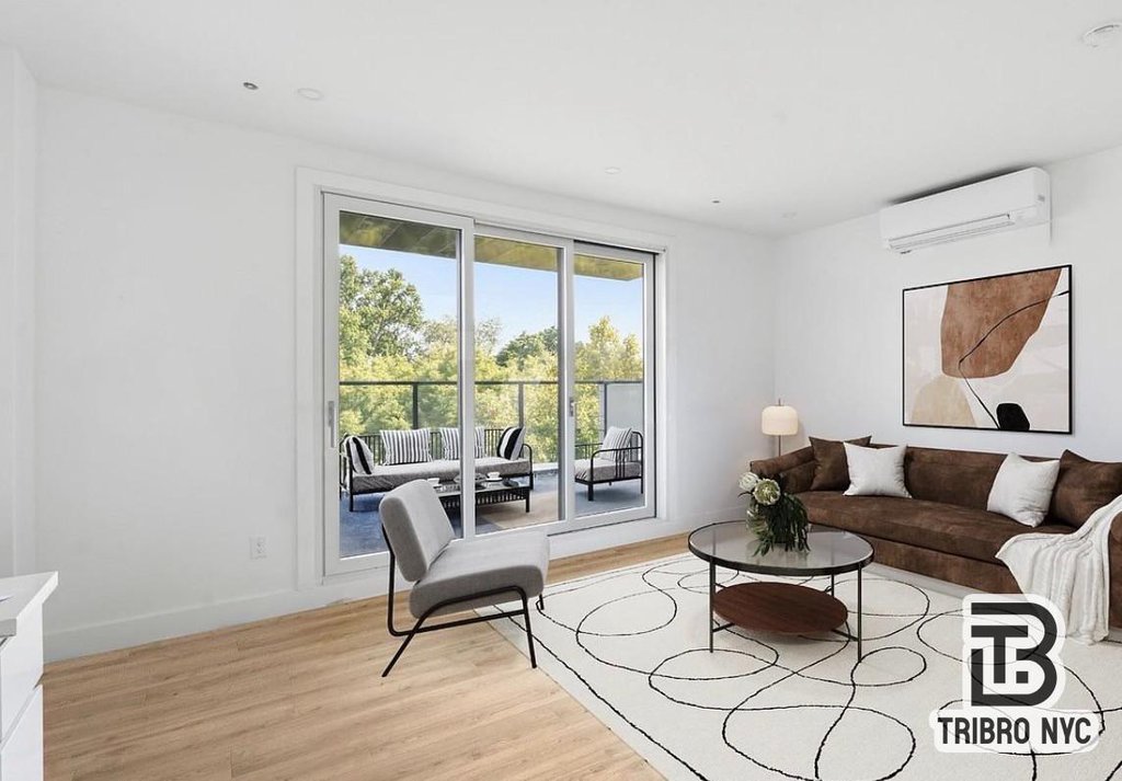 463 Lexington Avenue, Unit 4 photo 4