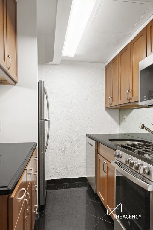 425 East 78th Street, Unit 1B photo 8