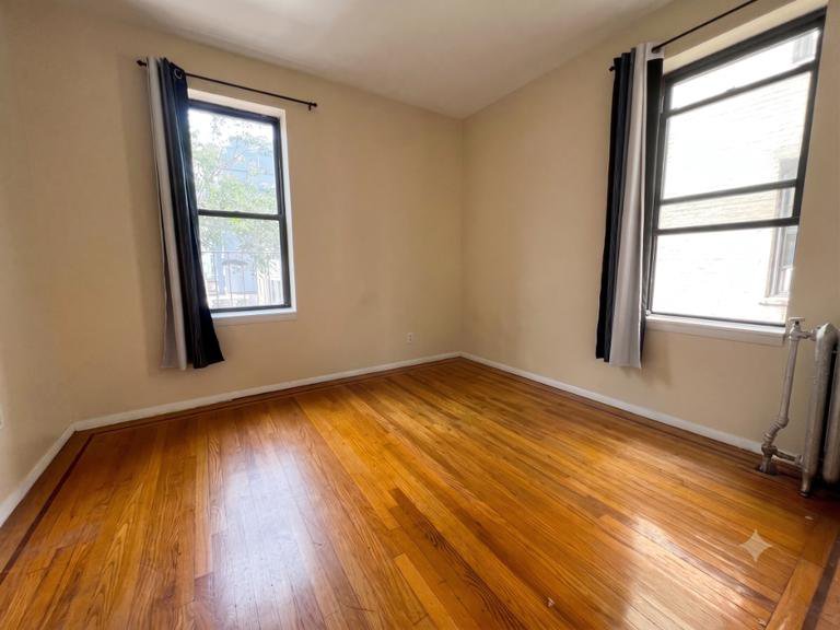27-08 39th Avenue, Unit 3E