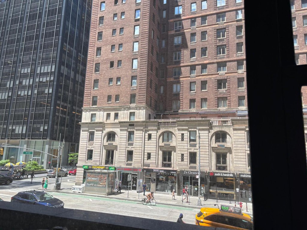 77 West 55th Street, Unit 2HH photo 8