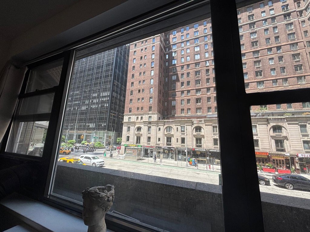 77 West 55th Street, Unit 2HH photo 9