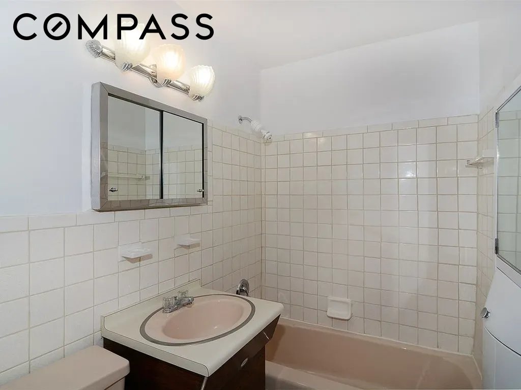 555 Kappock Street, Unit 21B photo 9