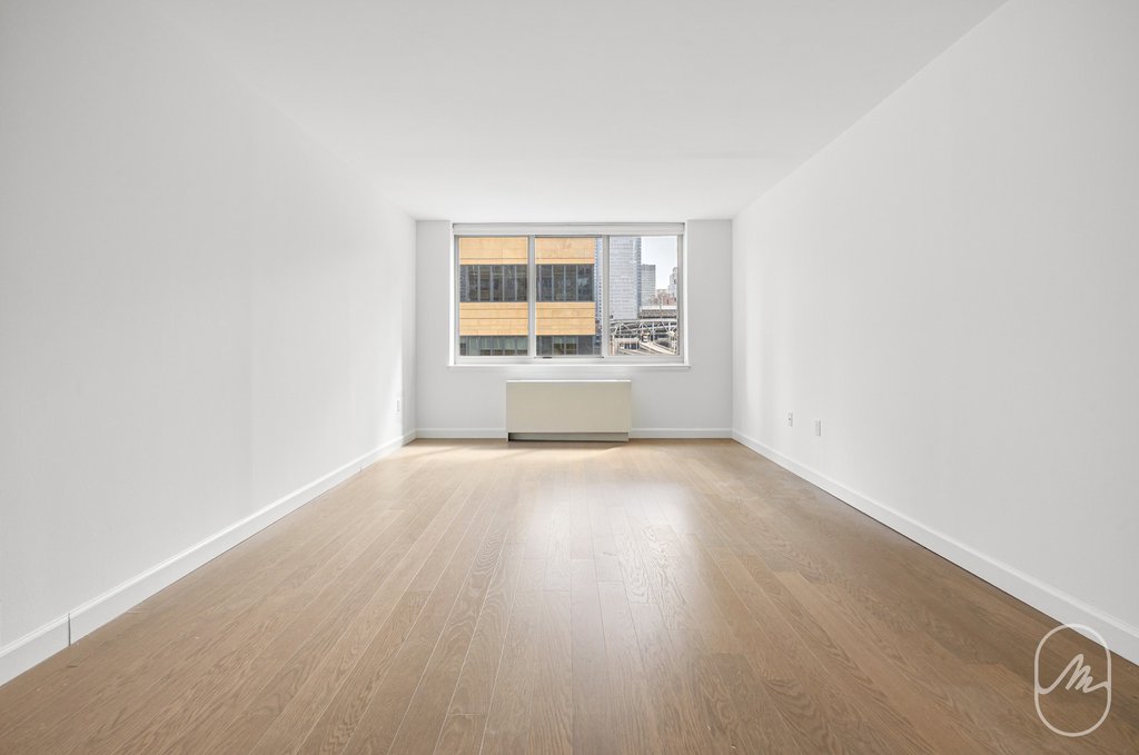 561 Tenth Avenue, Unit 5G photo 5