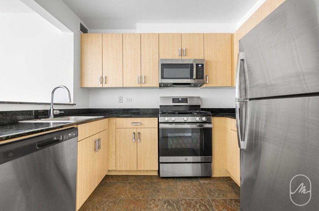 561 Tenth Avenue, Unit 5G photo 7