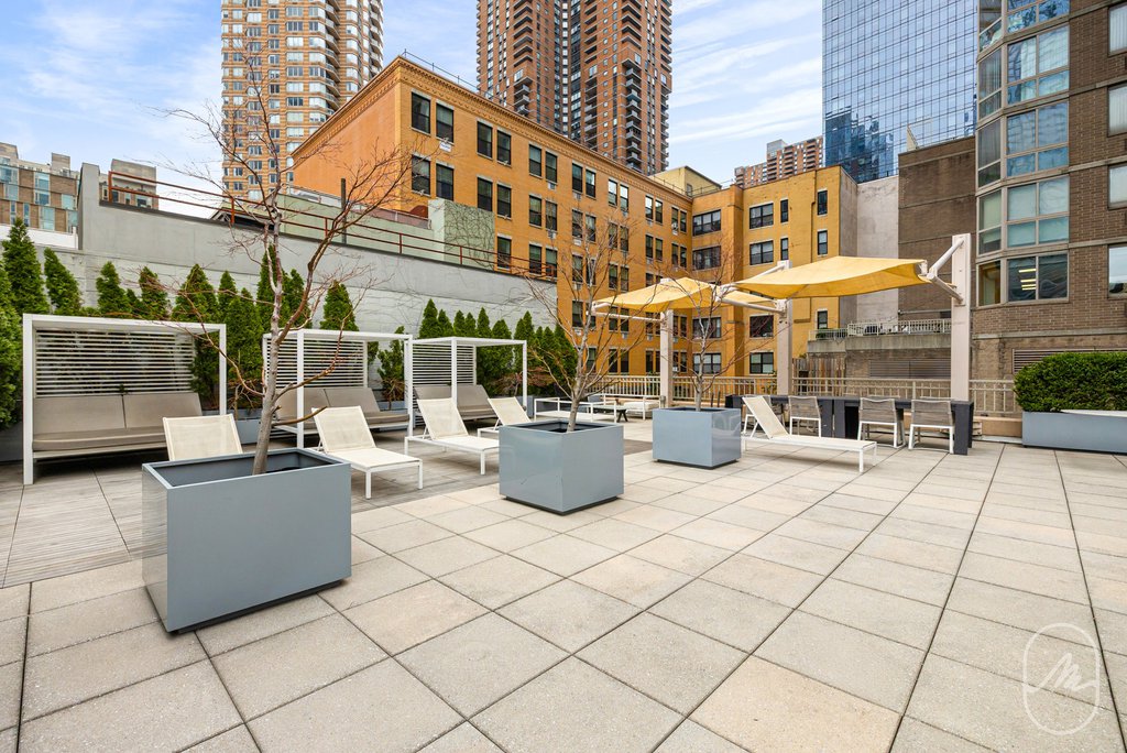 561 Tenth Avenue, Unit 5G photo 10