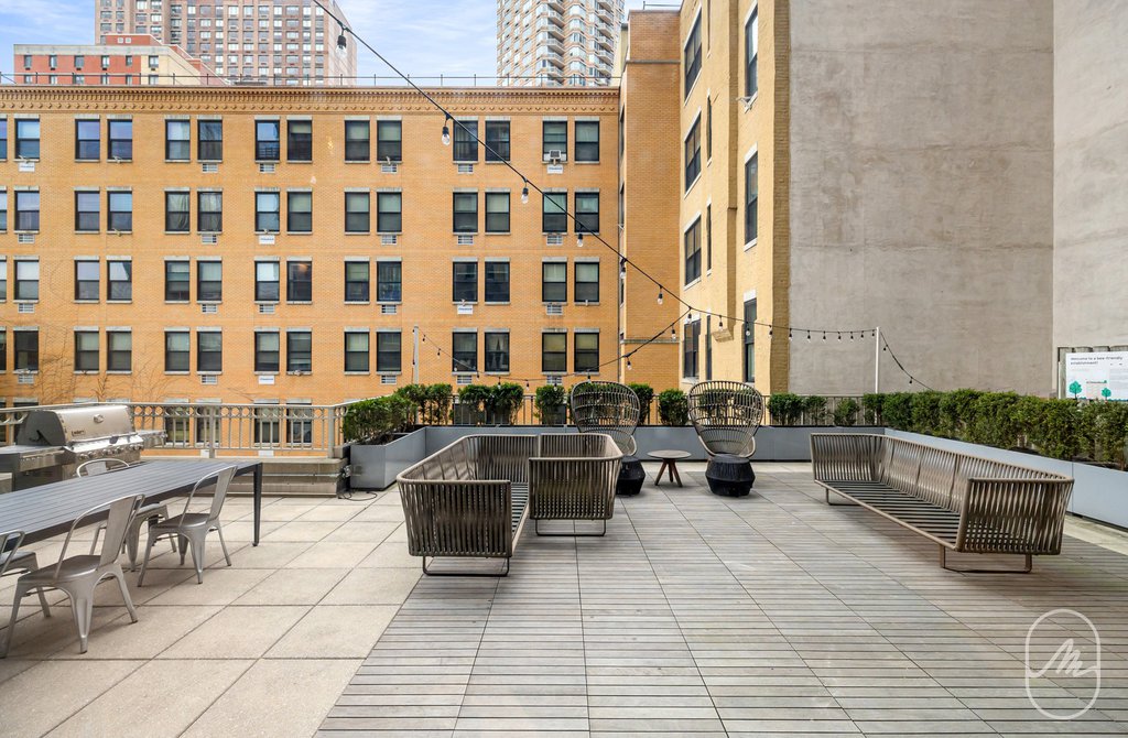561 Tenth Avenue, Unit 5G photo 11