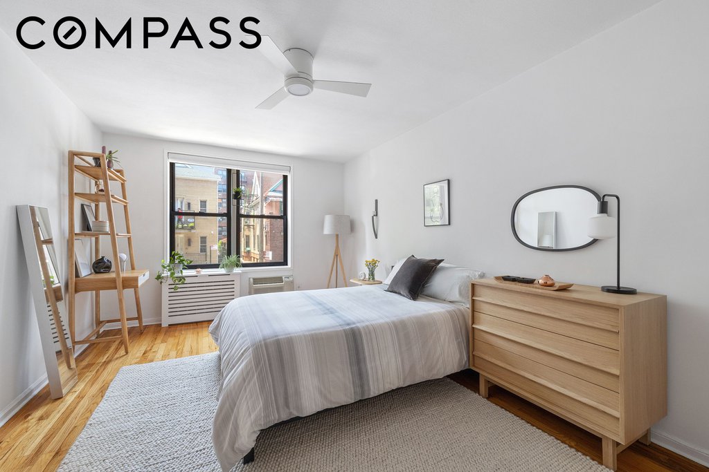599 East 7th Street, Unit 1D photo 2