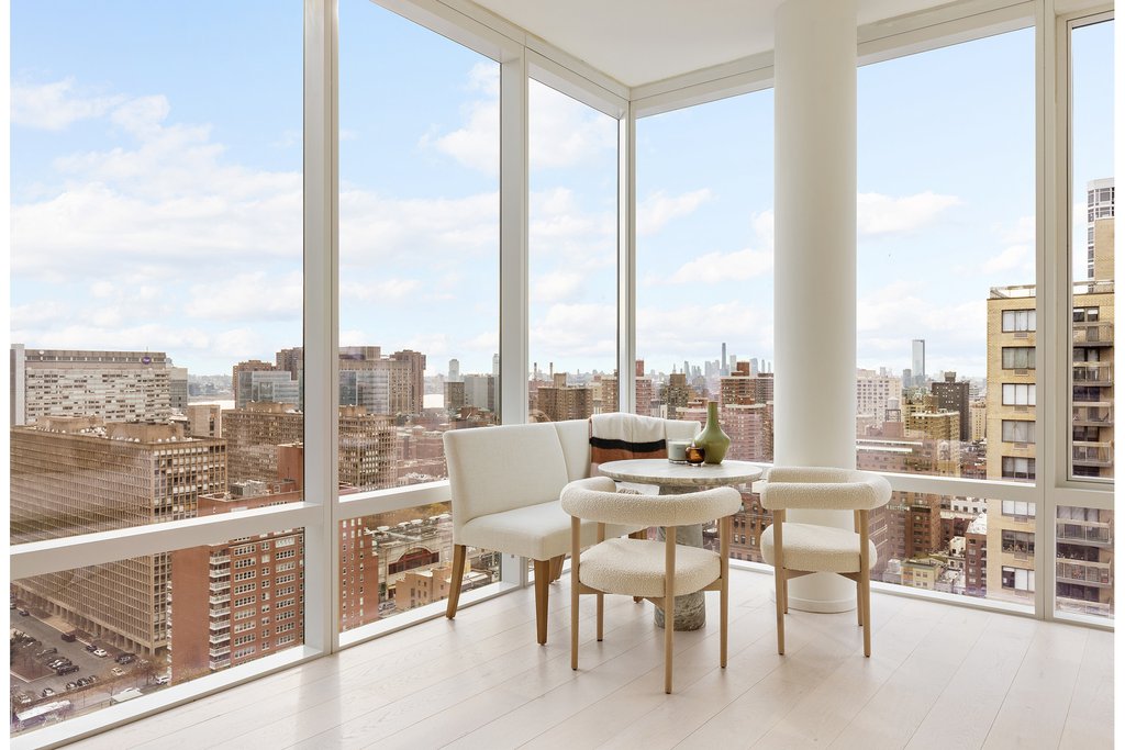 501 Third Avenue, Unit 21A photo 2