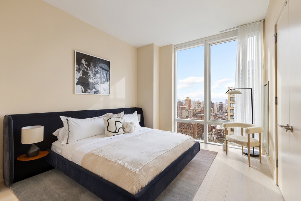 501 Third Avenue, Unit 21A photo 4