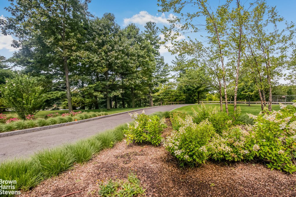 5900 Arlington Avenue, Unit 4G photo 10