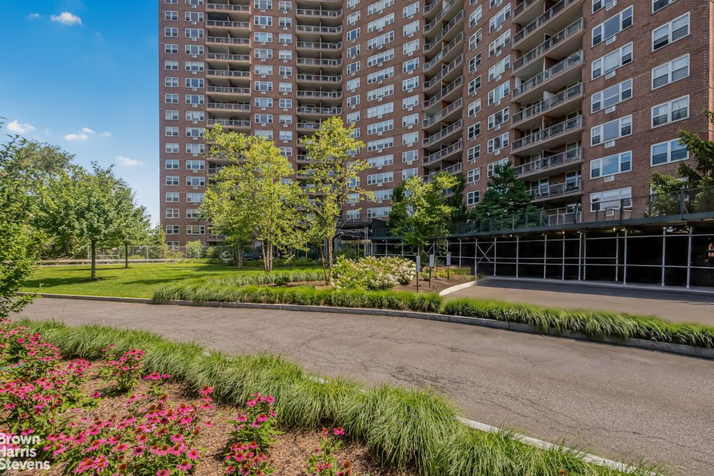 5900 Arlington Avenue, Unit 4G photo 11