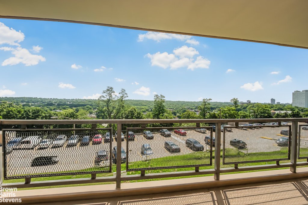 5900 Arlington Avenue, Unit 4G photo 12