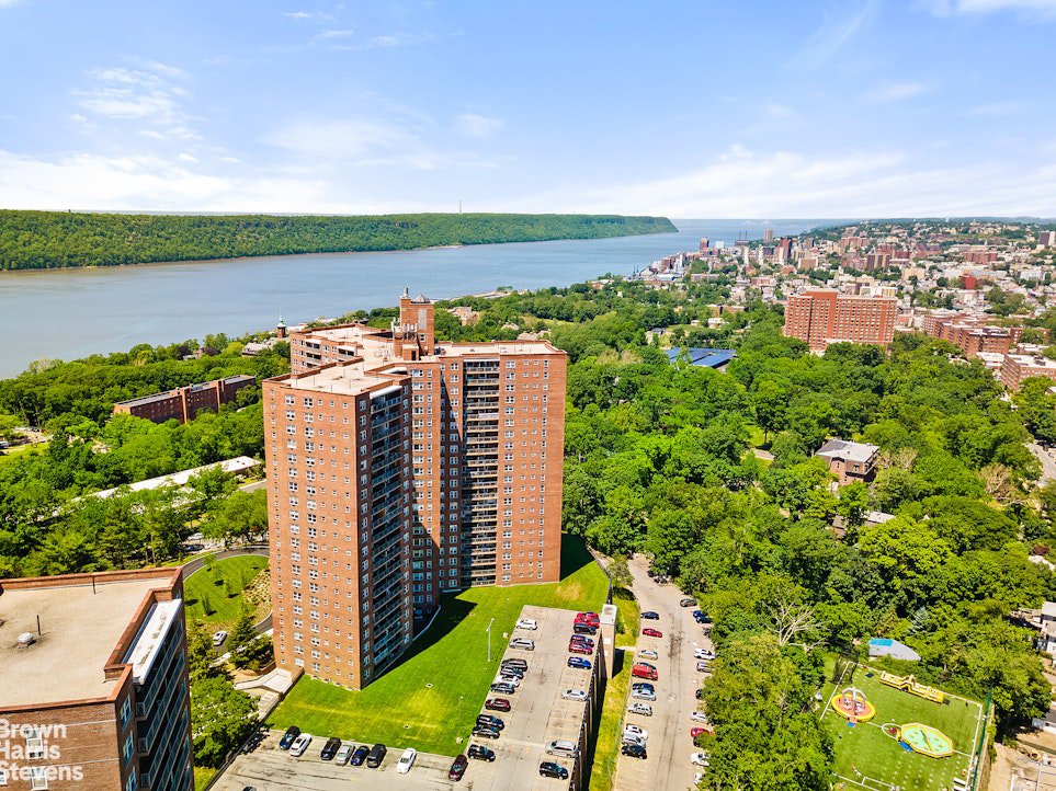 5900 Arlington Avenue, Unit 4G photo 14