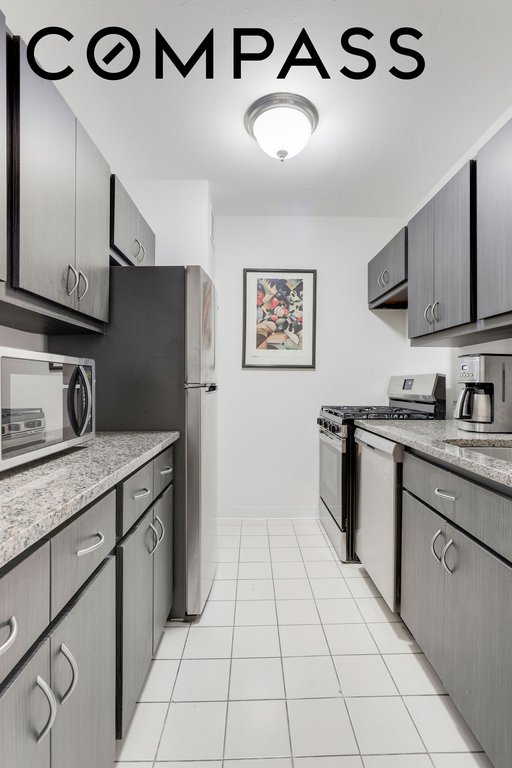 407 Park Avenue South, Unit 12F photo 4