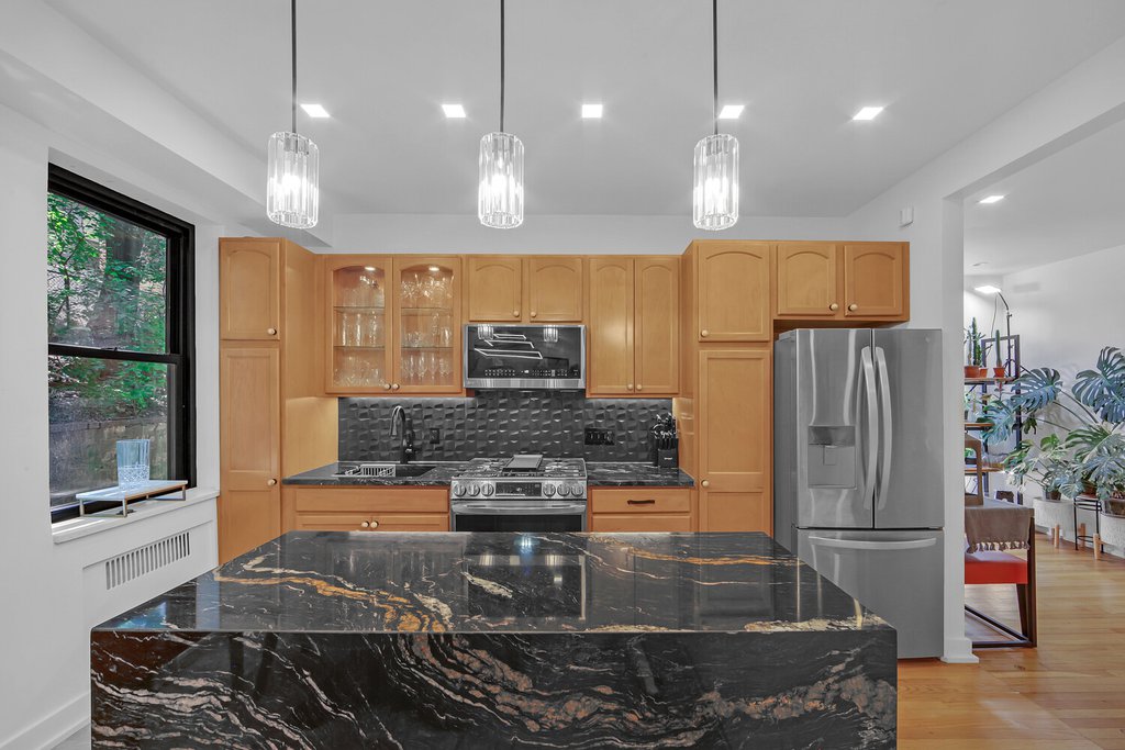 251 Seaman Avenue, Unit 2D/3D photo 4
