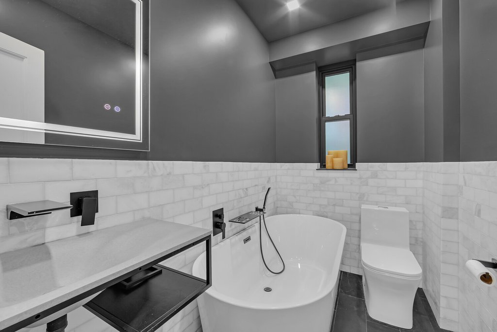 251 Seaman Avenue, Unit 2D/3D photo 6