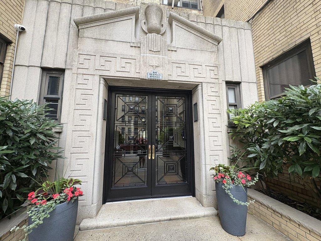 251 Seaman Avenue, Unit 2D/3D photo 16