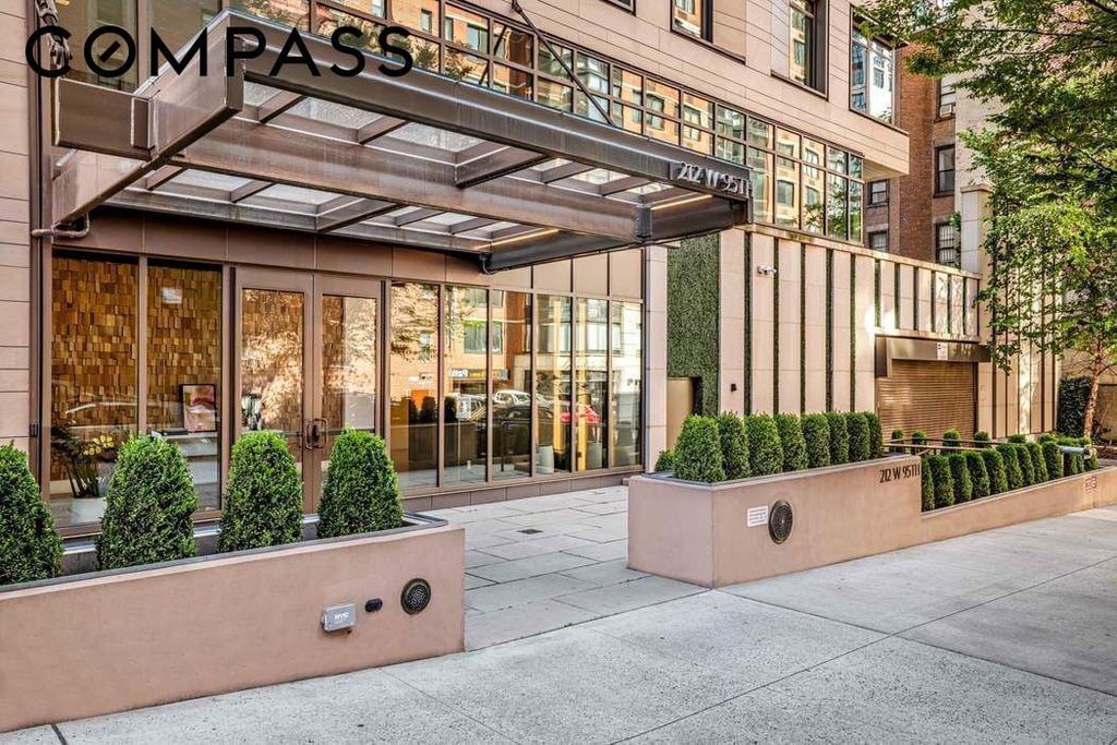 212 West 95th Street, Unit 11A photo 17