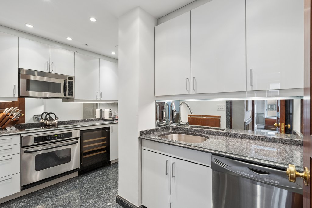 502 Park Avenue, Unit 12AB photo 6