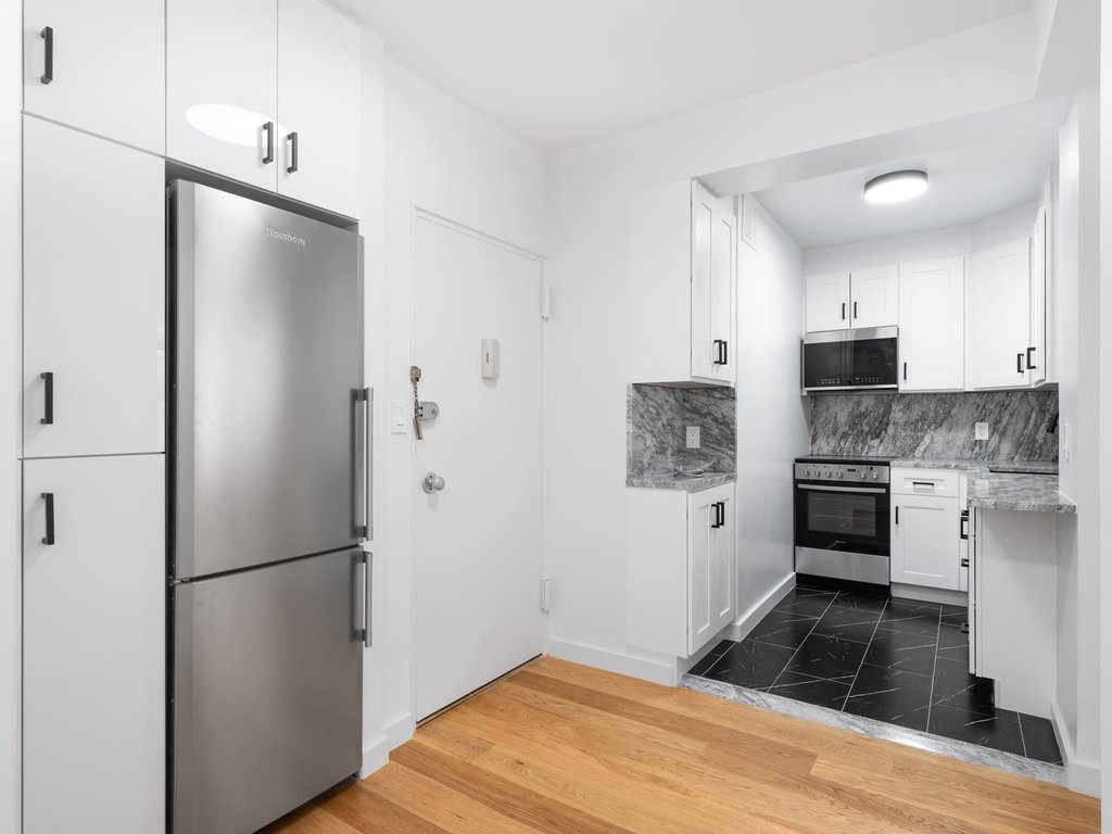80 Park Avenue, Unit 6F