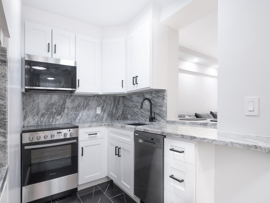 80 Park Avenue, Unit 6F photo 3
