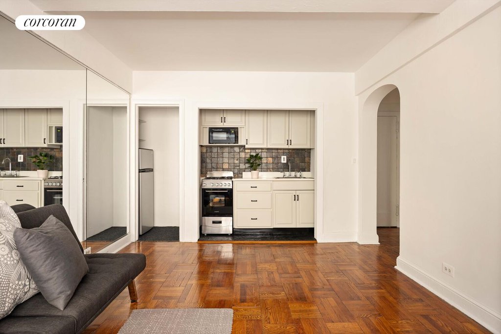 140 East 40th Street, Unit 3J photo 3