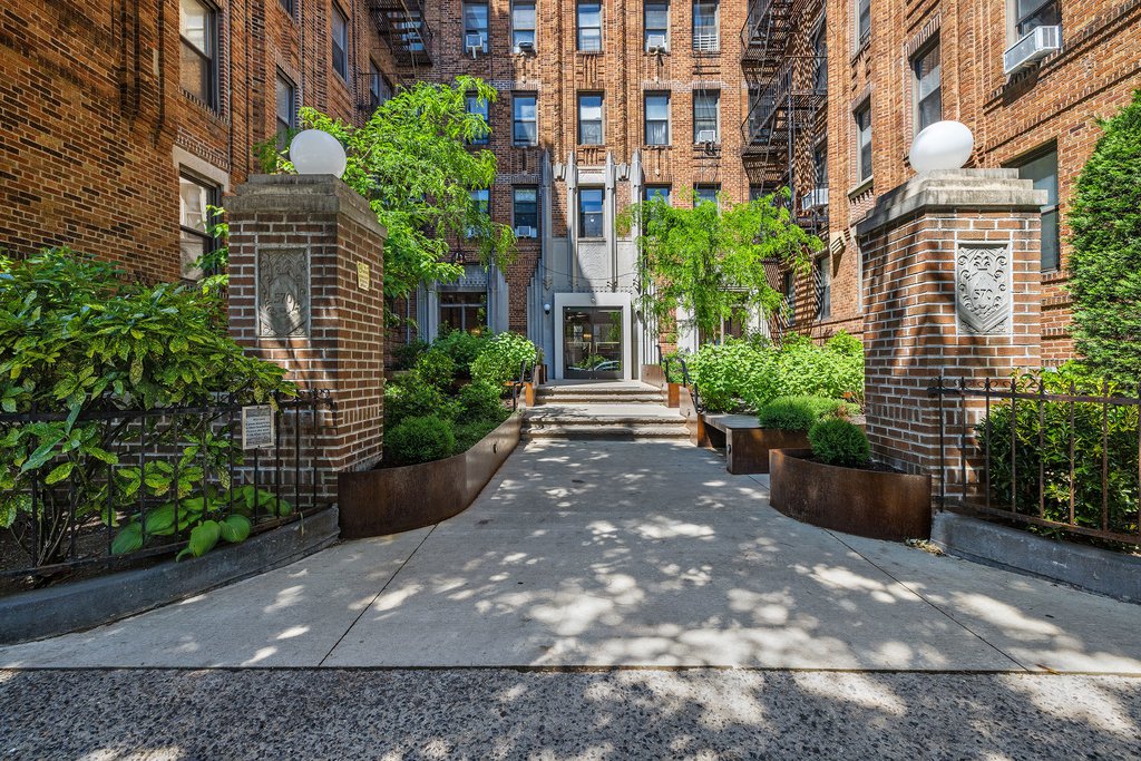 570 Westminster Road, Unit E6