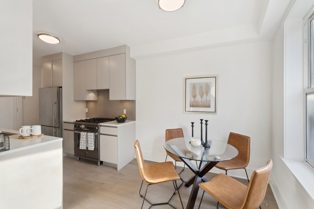148-09 Northern Boulevard, Unit 6L photo 5