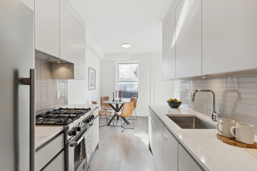 148-09 Northern Boulevard, Unit 6L photo 6