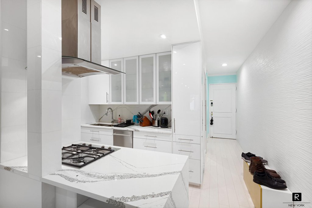 106 Central Park South, Unit 12M photo 6