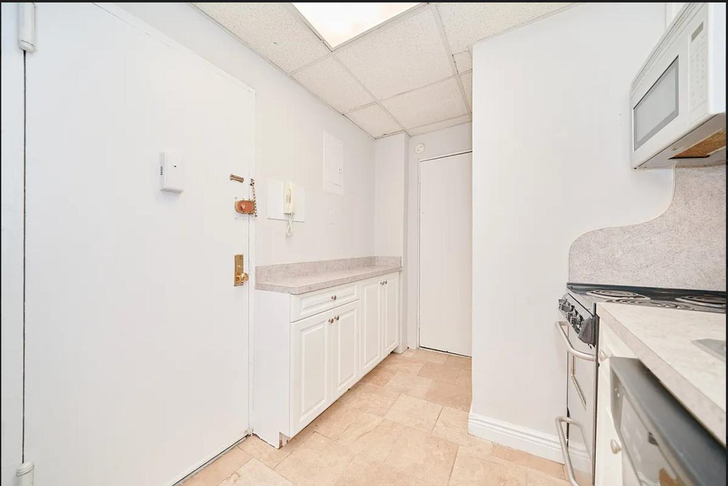 331 West 43rd Street, Unit 4A photo 3