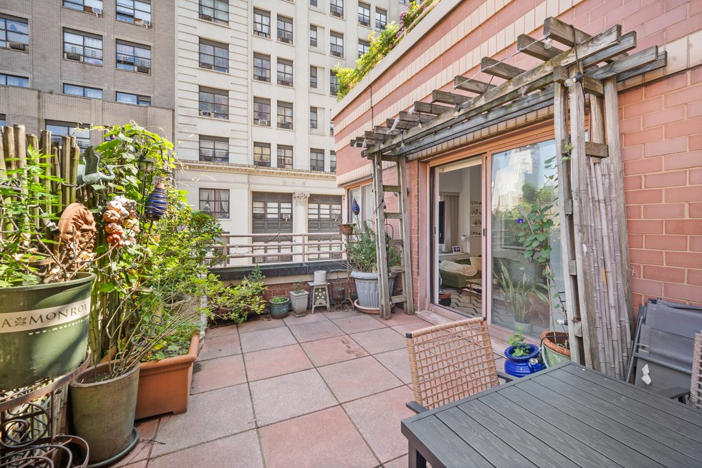 350 West 50th Street, Unit 6U photo 2