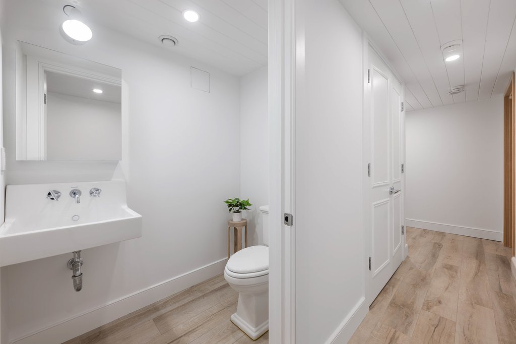271 14th Street, Unit 2711A photo 17