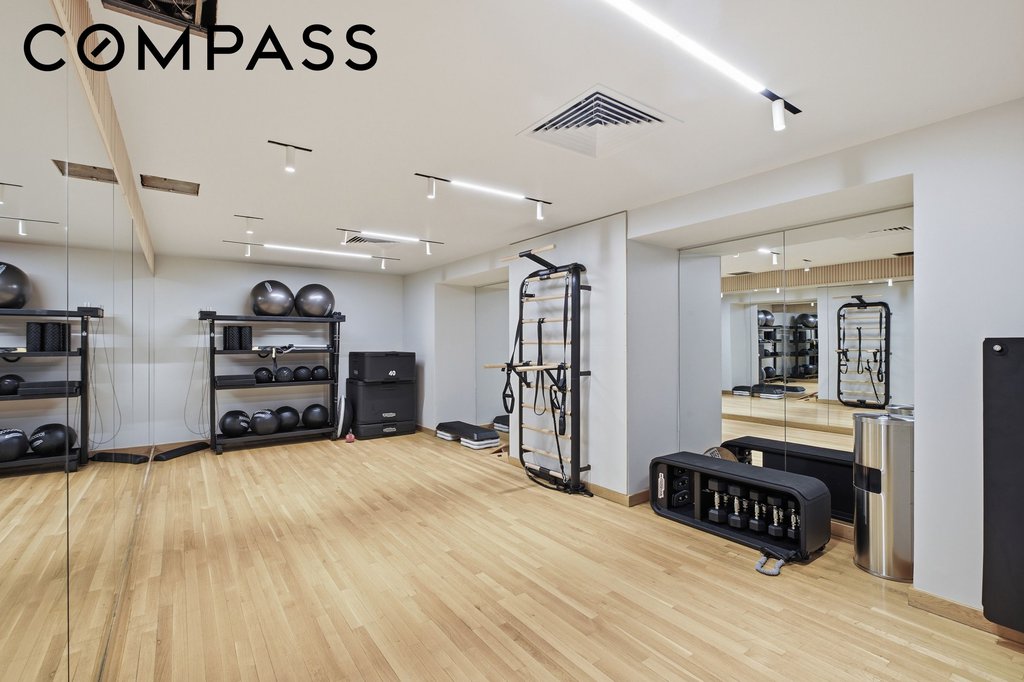 301 West 57th Street, Unit 24F photo 9
