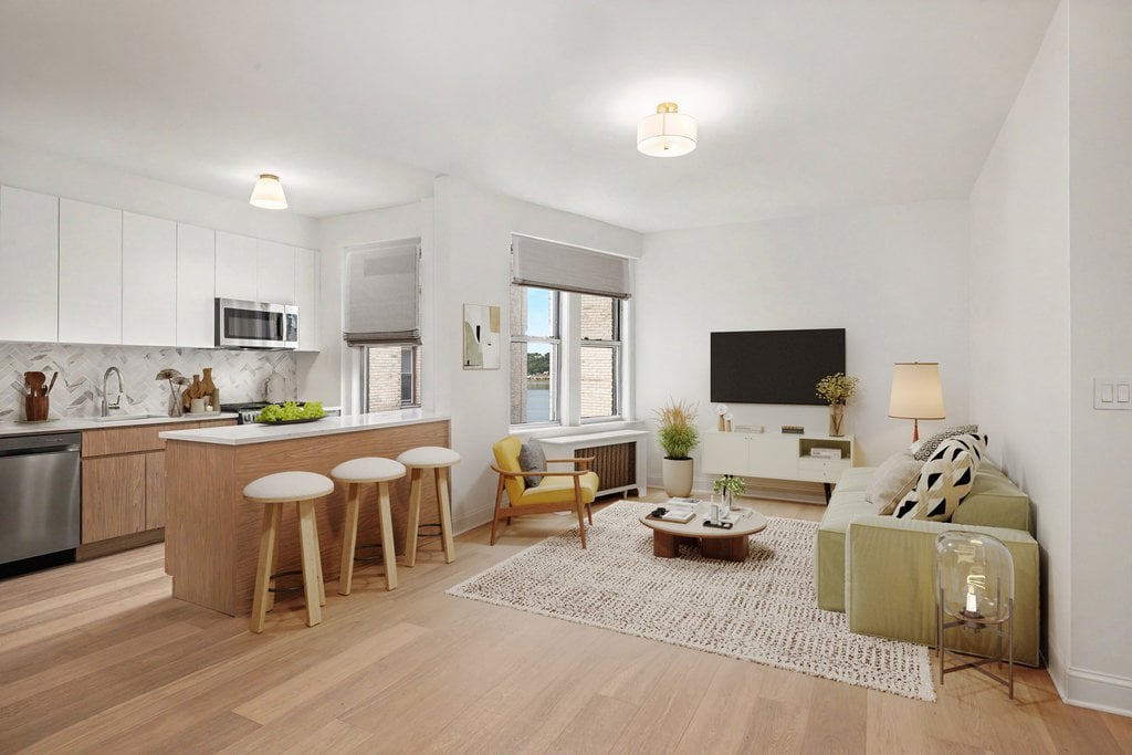 156-08 Riverside Drive West, Unit 5C