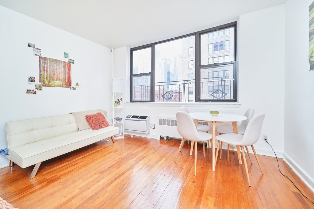 400 West 45th Street, Unit 5D