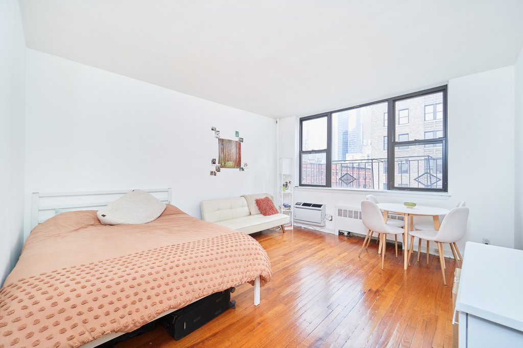 400 West 45th Street, Unit 5D photo 3