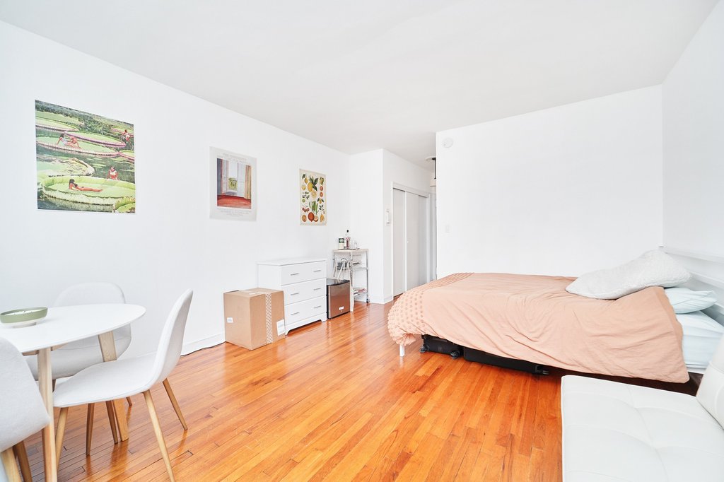 400 West 45th Street, Unit 5D photo 4