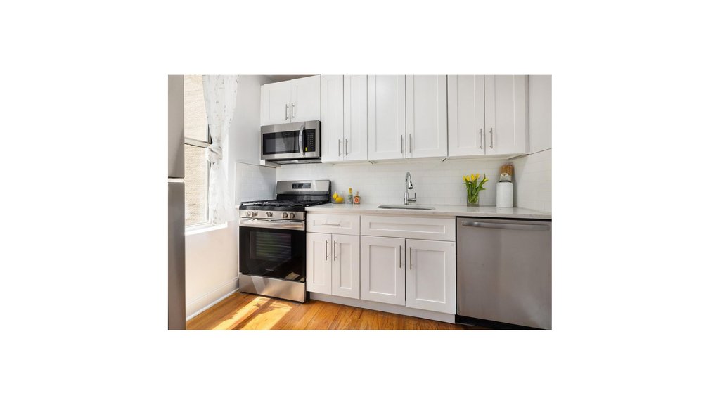 775 Riverside Drive, Unit 3H photo 4
