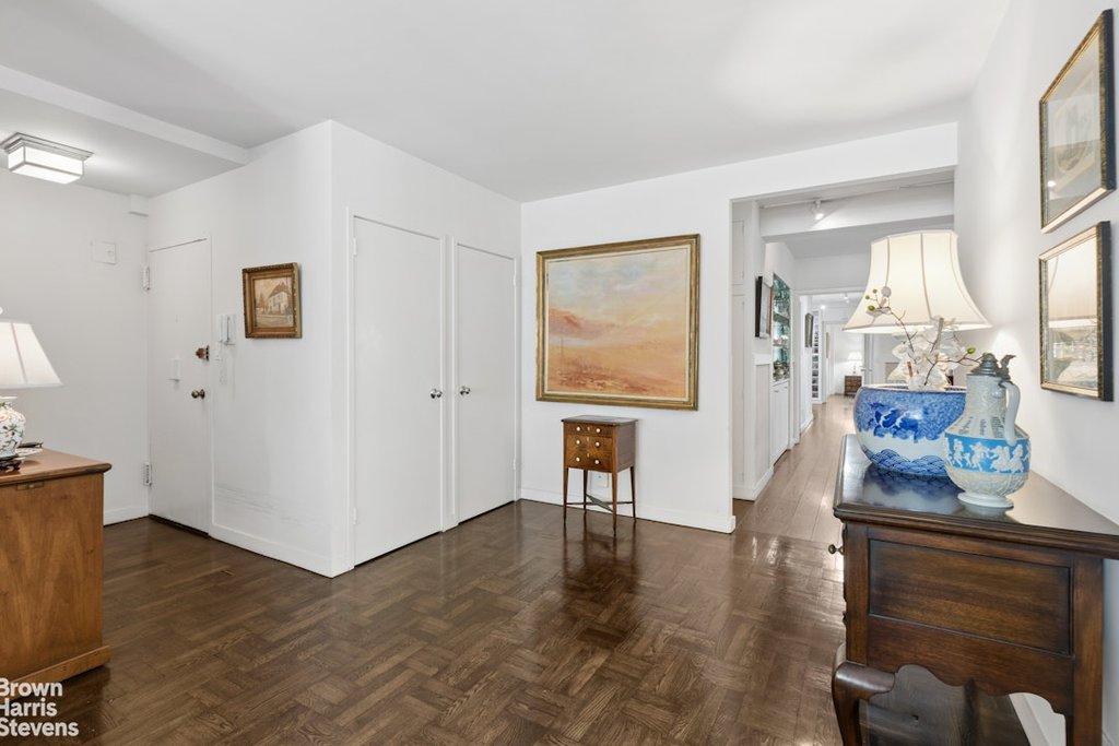 60 Sutton Place South, Unit 3DES photo 4