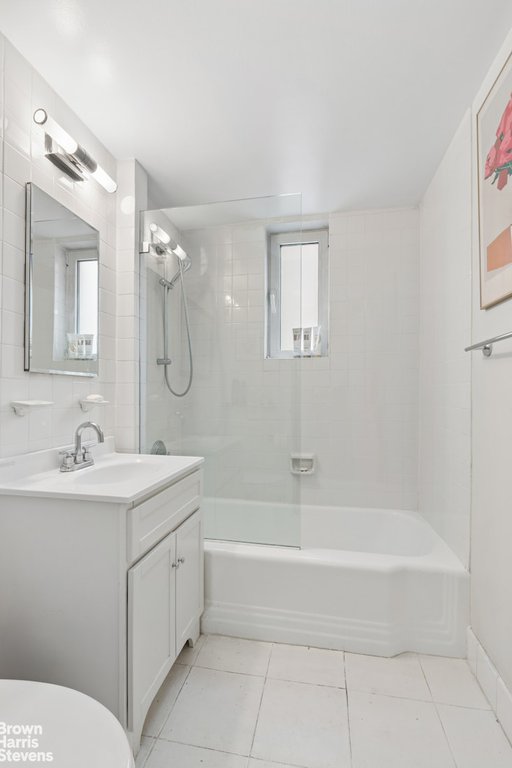 60 Sutton Place South, Unit 3DES photo 14