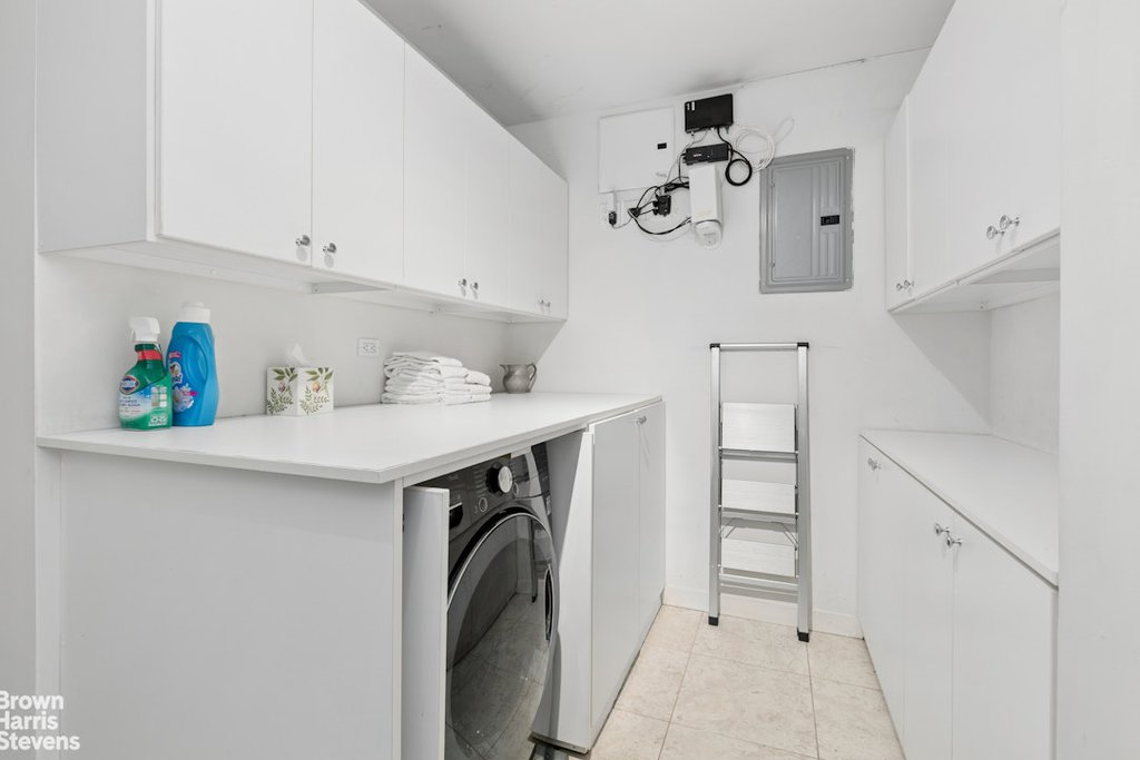 60 Sutton Place South, Unit 3DES photo 15