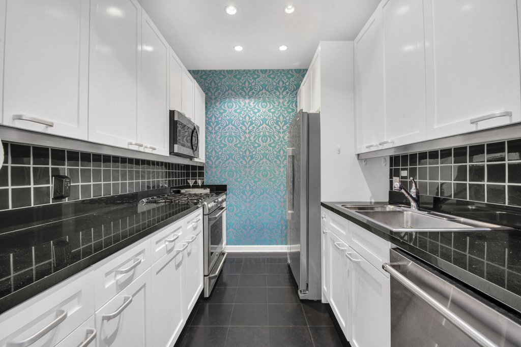 252 Seventh Avenue, Unit 10F photo 5