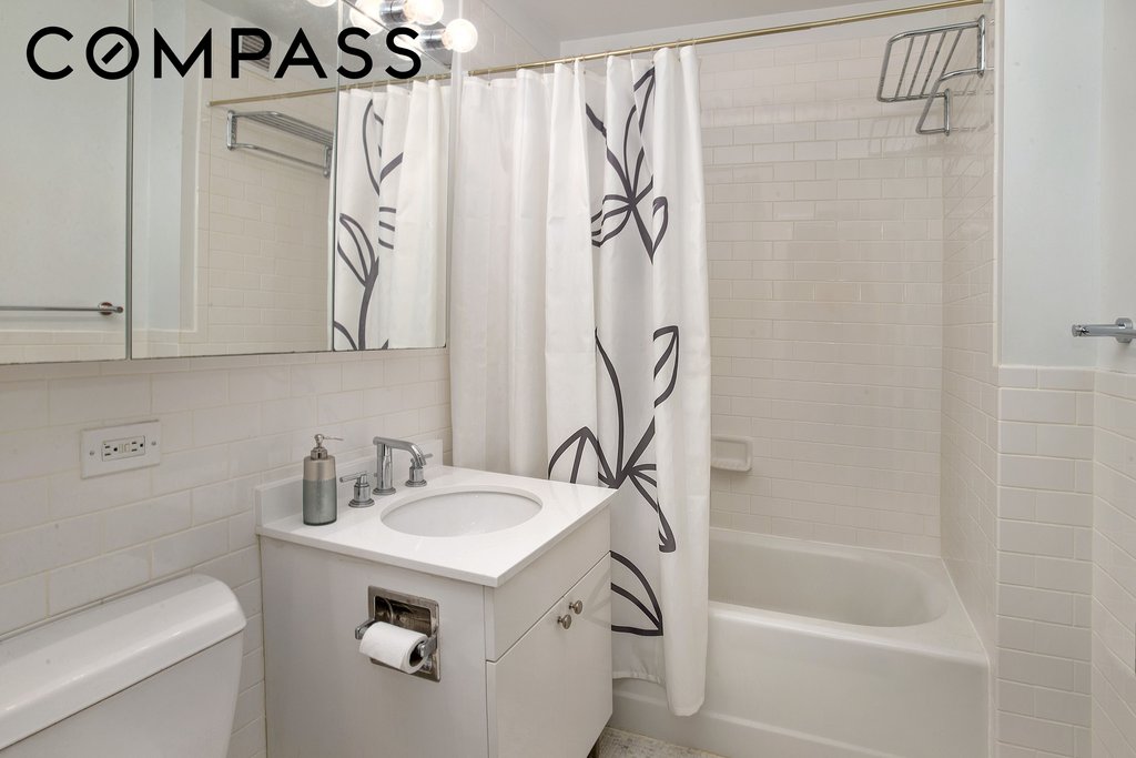 99 John Street, Unit 208 photo 5