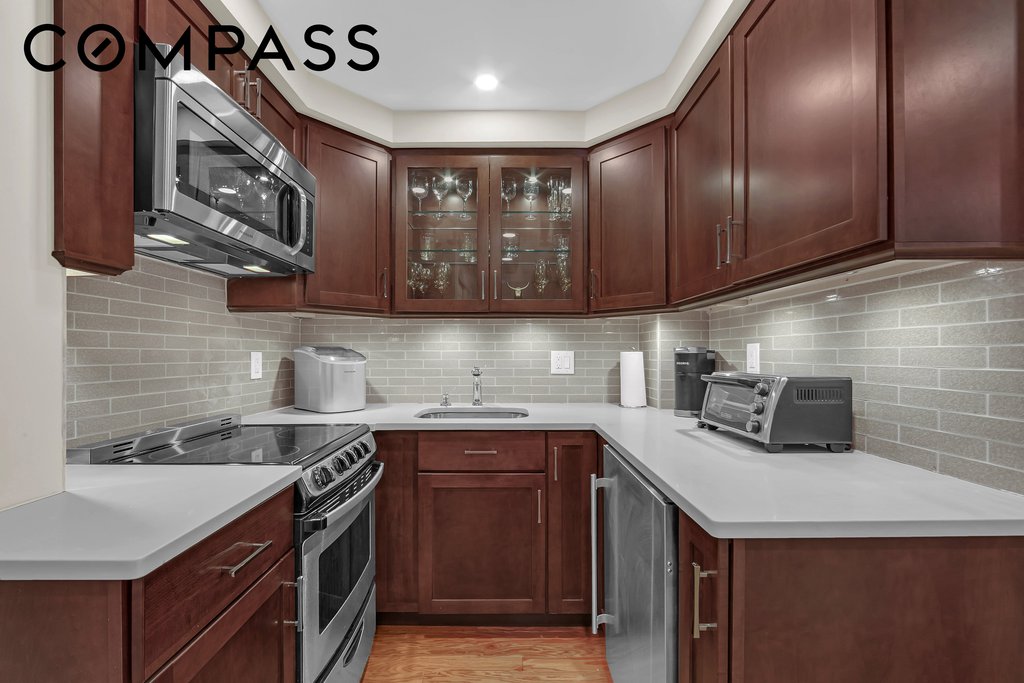 2 Tudor City Place, Unit 1NS photo 2